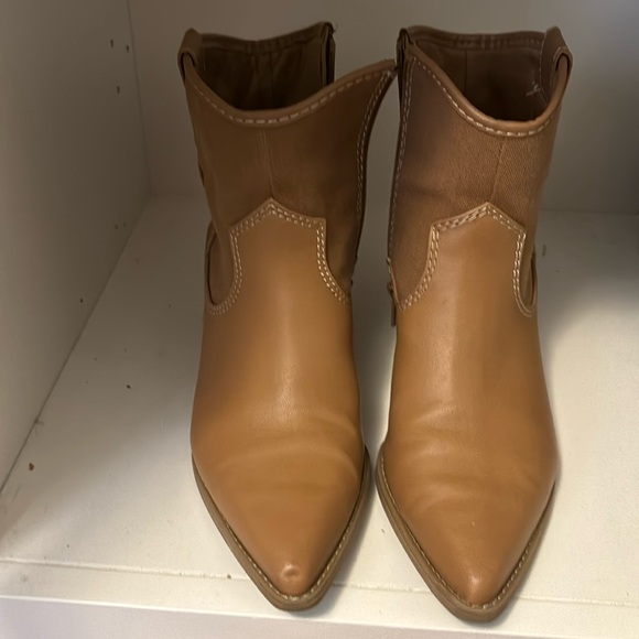 Universal Thread Boots 7.5 - Picture 1 of 4